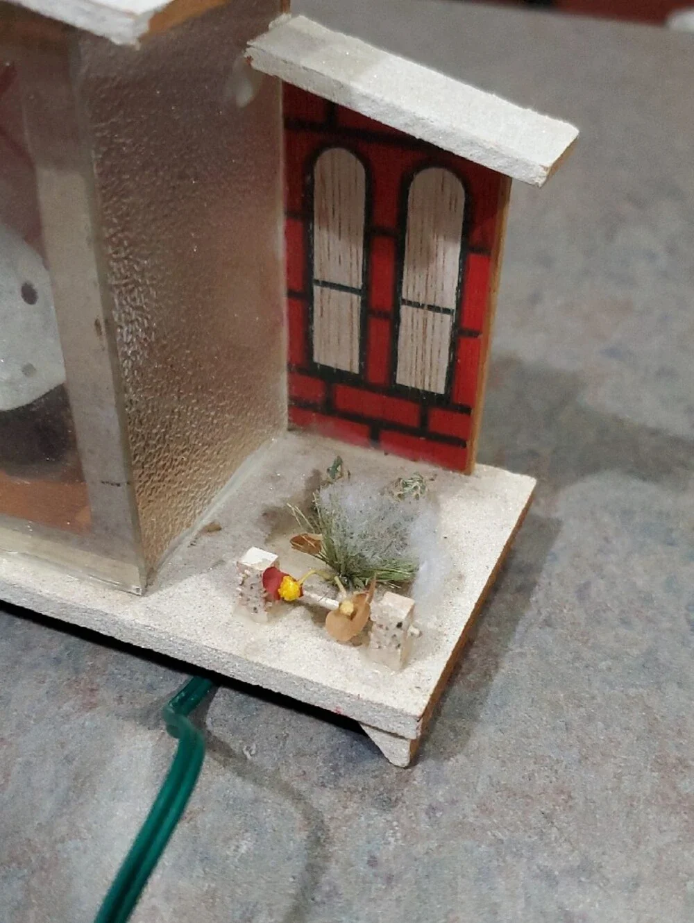 Vintage Japan Light Up Twinkle Shadow Box Santa House